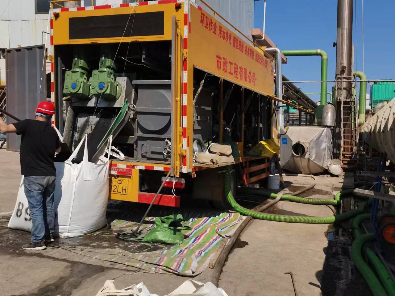 应城淤泥压干处理